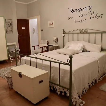 La Pausetta Oda ve Kahvaltı Foligno